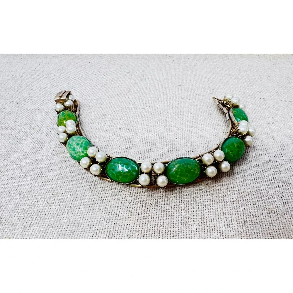 Vintage Green Art Glass Faux Pearl Link Bracelet Gold Tone Mid Century Style
